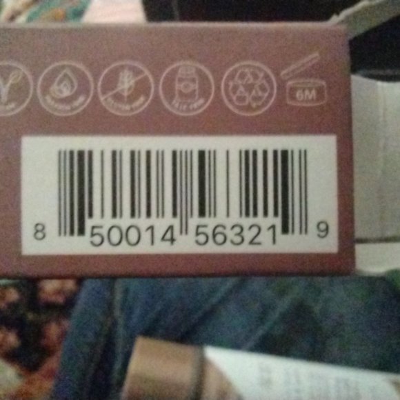 Eyeliner - Picture 3 of 4